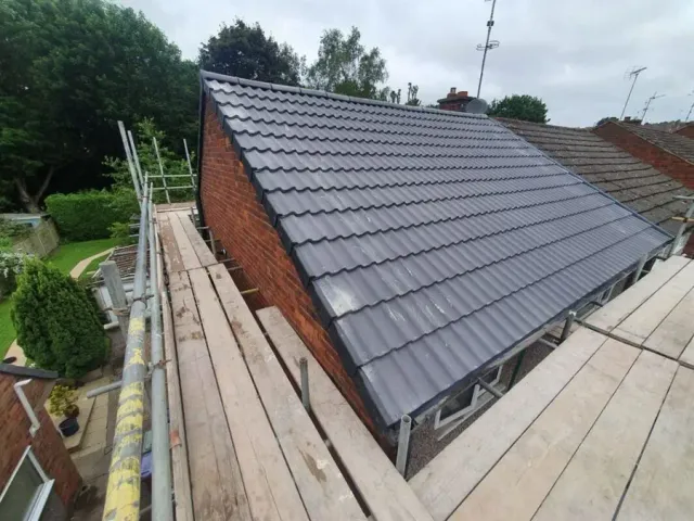 Slate roof repair work in Midlothian